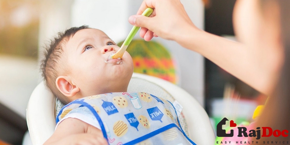 কেমন হবে ৬ মাস বয়সী শিশুর খাবার?