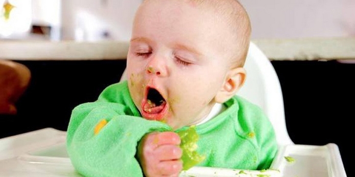 শিশুর শ্বাসনালীতে কিছু আটকে গেলে কি করবেন?